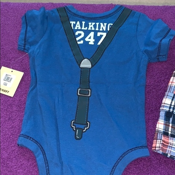 Old navy Onesie and cargo shorts set, 3-6 months. - Picture 3 of 5
